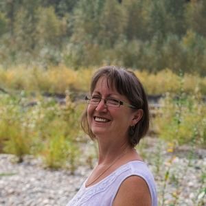 Meet your Posher, Leona